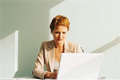 手绘风恶魔城游戏《伊娜雅：断世之光》PC 版将于 3 月 27 日发售